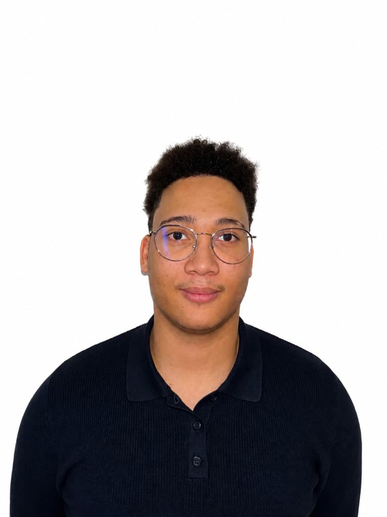 Portrait de Enzo, Développeur & Tech chez KONEKTE